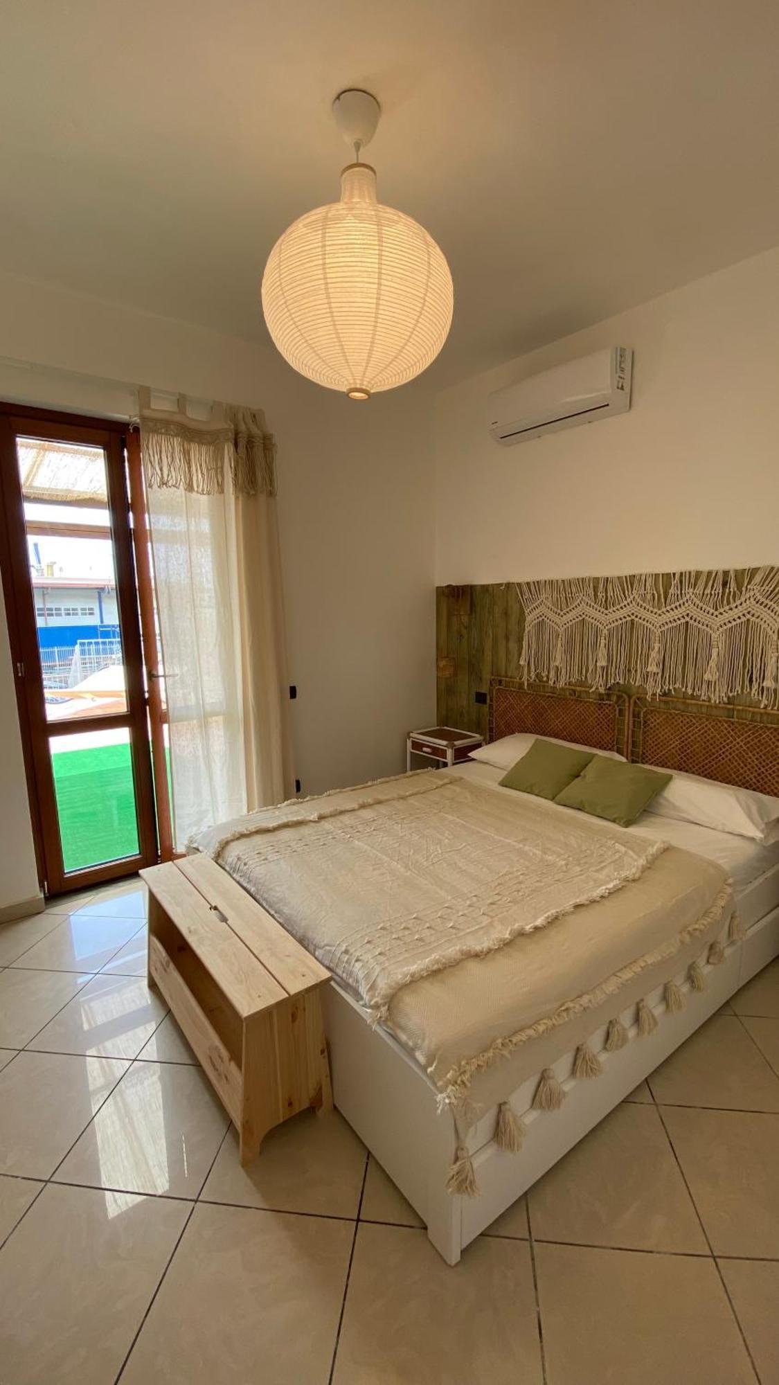 Giu Al Porto Salerno Exterior foto